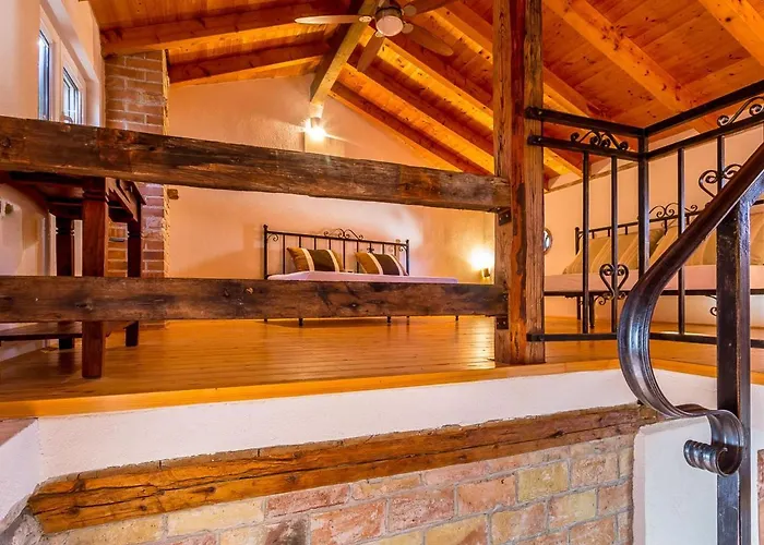 In Near Sea & Pool Holiday home Medulin